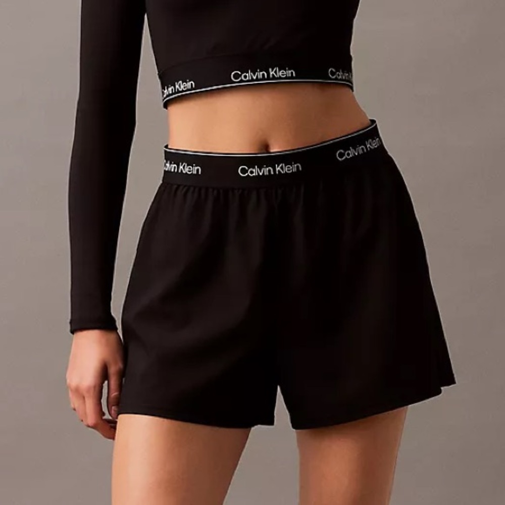 NWOT Calvin Klein Modern Sport Woven Shorts - Black - Large